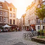 Le Lauroise Magnifique F2 Place Des Carmes Rouen