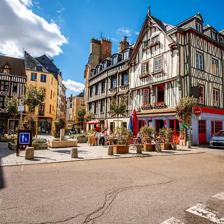 Le Lauroise Magnifique F2 Place Des Carmes