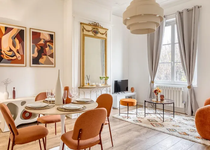 Le Lauroise Magnifique F2 Place Des Carmes Apartment *